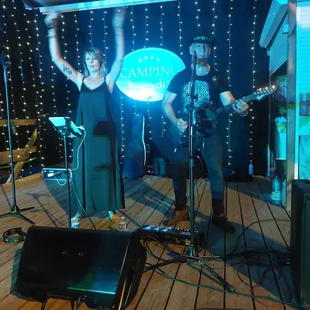 Campeggio Paradis Domaine De Gaujac Boisset-et-Gaujac